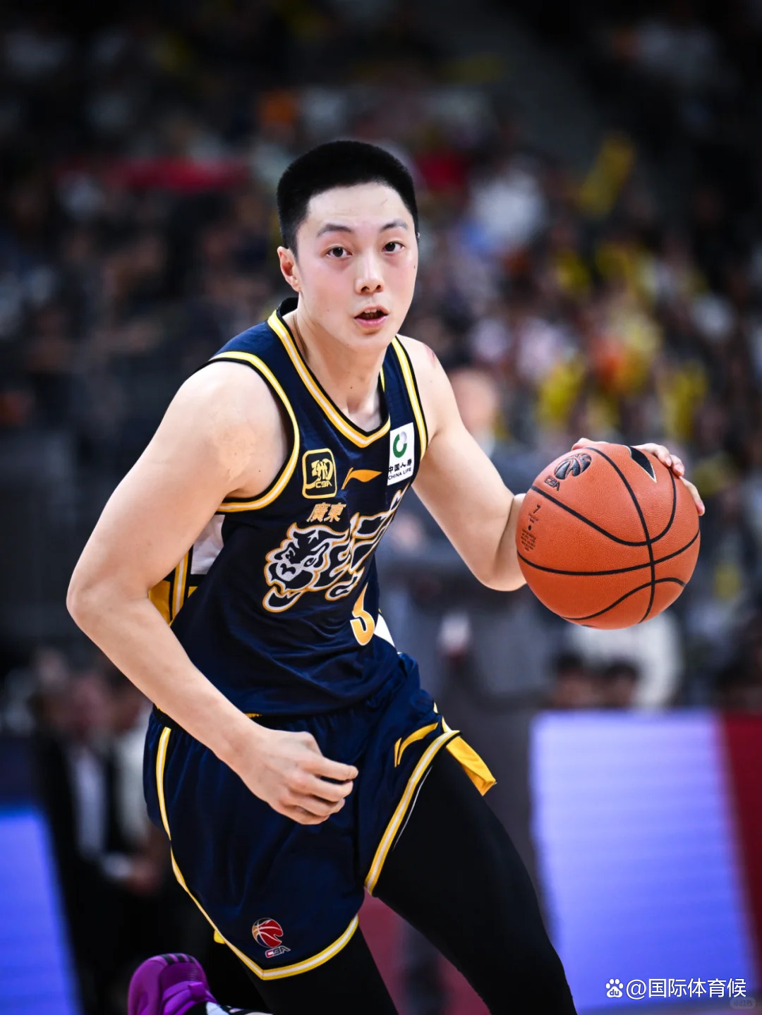 包含广东宏远迎国王杯关键赛，清晨造点机会，质疑声仍在，高层口径保持一致的词条