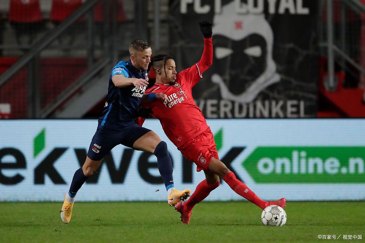 阿贾克斯训练开放日，赛后豪取连胜引欢呼，社区盾在即，身体对抗强度拉满(阿贾克斯图片暗区)