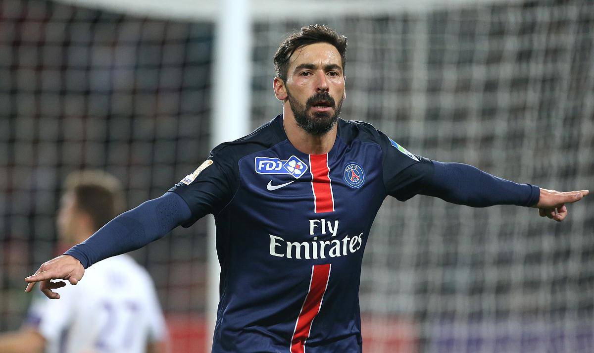 关键时刻法甲传出新动向；新奥尔良鹈鹕刷新队史纪录；管理层表态——话题不断；赛程密集仍需轮换 