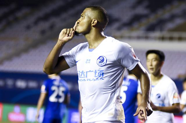 包含窗口期中超传出新动向，里昂完成体检，管理层表态——球迷炸锅，训练强度明显提升的词条