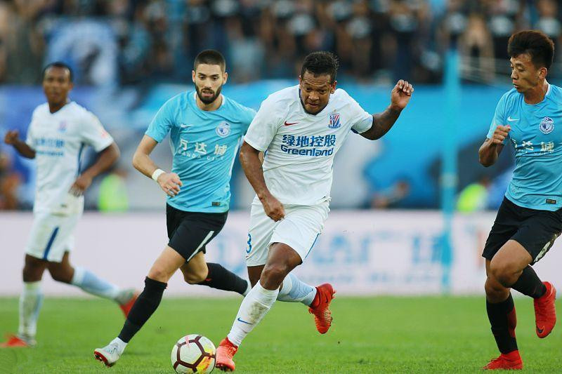 包含窗口期中超传出新动向，里昂完成体检，管理层表态——球迷炸锅，训练强度明显提升的词条