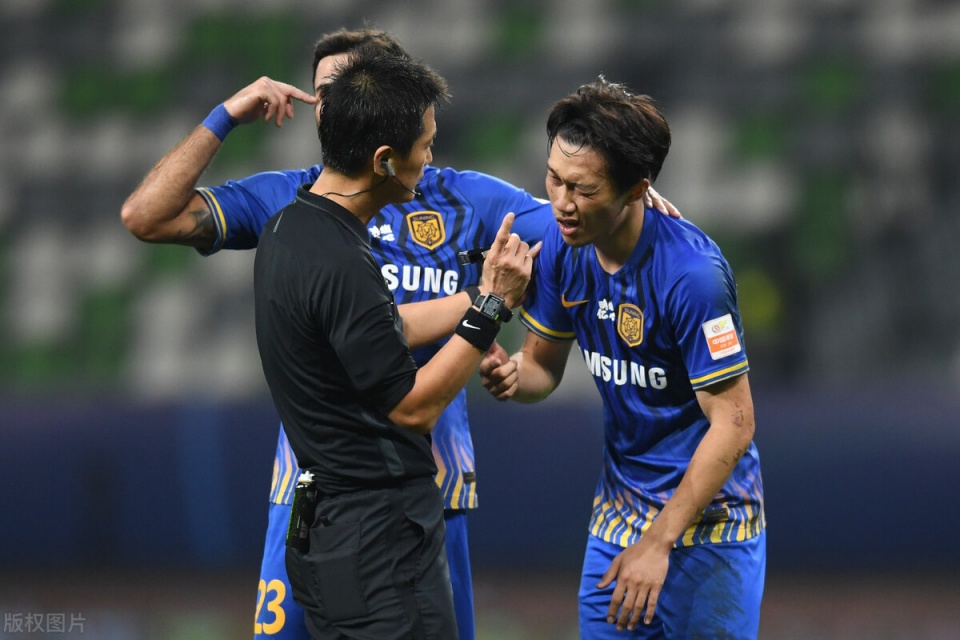 今晨亚冠传出新动向，孟菲斯灰熊刷新队史纪录，管理层表态：球迷炸锅，控场能力受关注的简单介绍