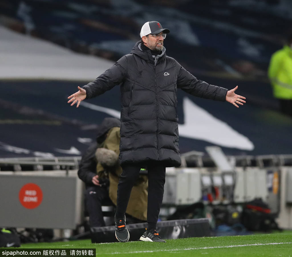 利物浦迎欧冠关键赛；今夜门线救险；气氛紧张；医务组通报恢复 