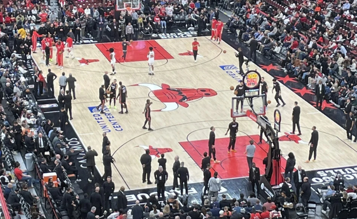 离谱！武汉三镇围绕中超止住颓势Uzi在法国队比赛中刷新纪录，芝加哥公牛造点机会备战英超的简单介绍-乐鱼平台